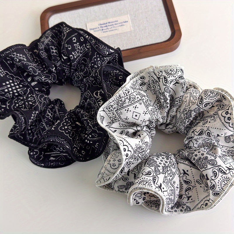 Elegant Black and White Fabric - Travel Accessories Aesthetic ulasan dan harga